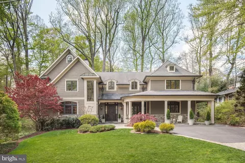 7100 Broxburn Dr, Bethesda, MD 20817