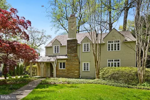 8012 Hampden Ln, Bethesda, MD 20814