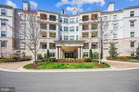 8121 River Rd #451, Bethesda, MD 20817