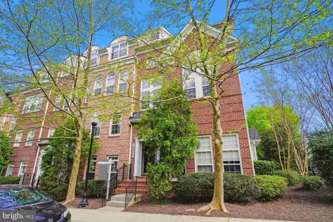 19437 Dover Cliffs Cir, Germantown, MD 20874