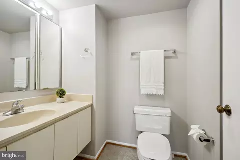 15100 Interlachen Dr #4-522, Silver Spring, MD 20906 photo 20
