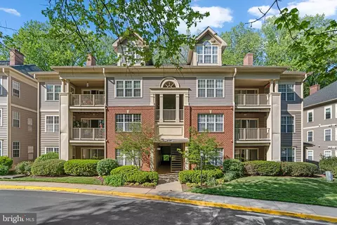 125 Timberbrook Ln #T-2, Gaithersburg, MD 20878