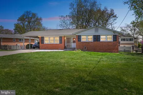 11301 Gainsborough Rd, Potomac, MD 20854