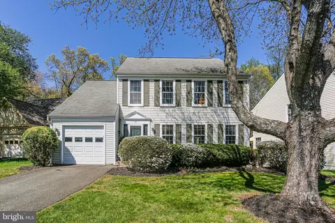 13 Burnt Woods Ct, Germantown, MD 20874
