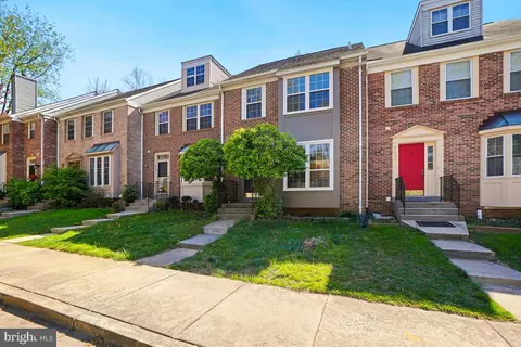 1420 Wake Forest Dr, Gaithersburg, MD 20879
