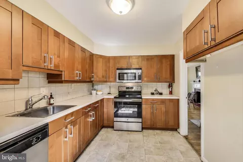 9502 Woodland Dr, Silver Spring, MD 20910 photo 4