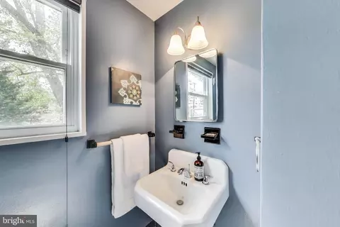 9502 Woodland Dr, Silver Spring, MD 20910 photo 27