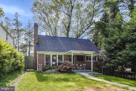 9502 Woodland Dr, Silver Spring, MD 20910 photo 2