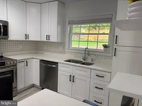 Kitchen - 10310 Royal Rd, Silver Spring, MD 20903 photo 5 of 5