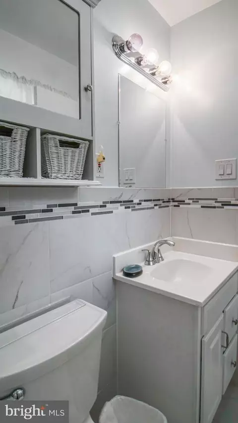 Bath - 10310 Royal Rd, Silver Spring, MD 20903 photo 1 of 5