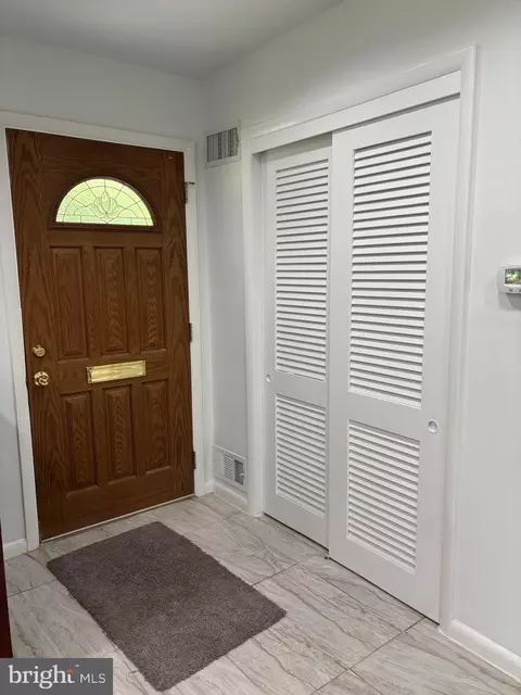 Entry Way - 10310 Royal Rd, Silver Spring, MD 20903 photo 2 of 9