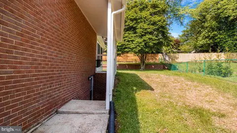 Exterior - 10310 Royal Rd, Silver Spring, MD 20903 photo 3 of 4