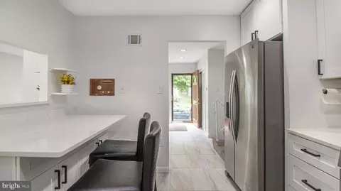 Entry Way - 10310 Royal Rd, Silver Spring, MD 20903 photo 6 of 9