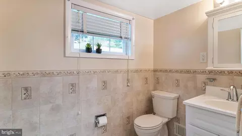 Entry Way - 10310 Royal Rd, Silver Spring, MD 20903 photo 9 of 9