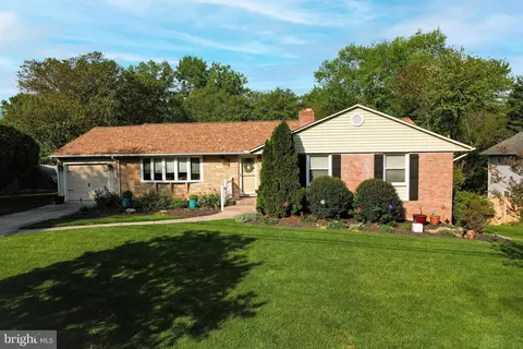 12329 Pretoria Dr, Silver Spring, MD 20904