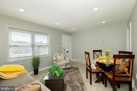 Living - 12319 Middle Rd, Silver Spring, MD 20906 photo 5 of 5