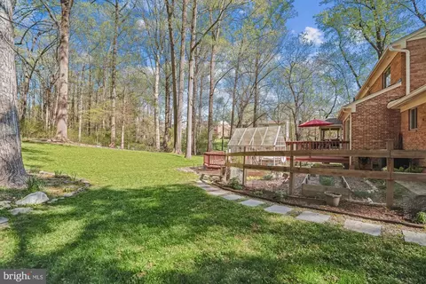 Exterior - 9 Falling Creek Ct, Silver Spring, MD 20904 photo 5 of 17