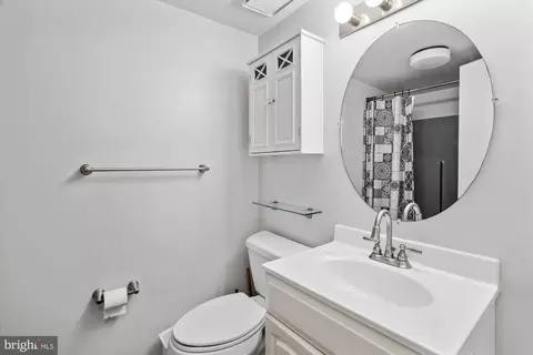 Bath - 9 Falling Creek Ct, Silver Spring, MD 20904 photo 3 of 3