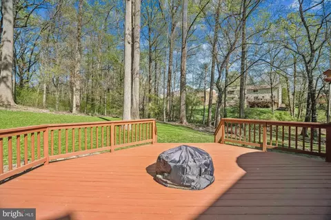 Exterior - 9 Falling Creek Ct, Silver Spring, MD 20904 photo 12 of 17
