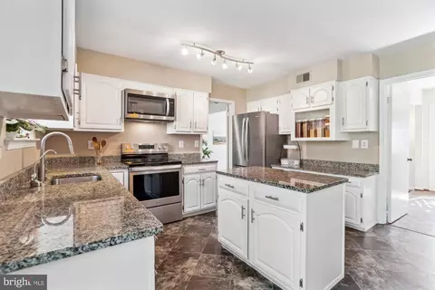 Kitchen - 9 Falling Creek Ct, Silver Spring, MD 20904 photo 2 of 4