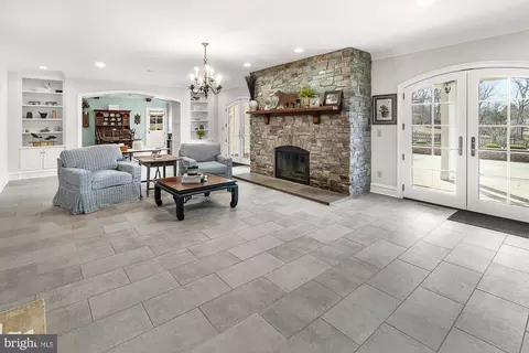 Living - 14920 Mount Nebo Rd, Poolesville, MD 20837 photo 3 of 3