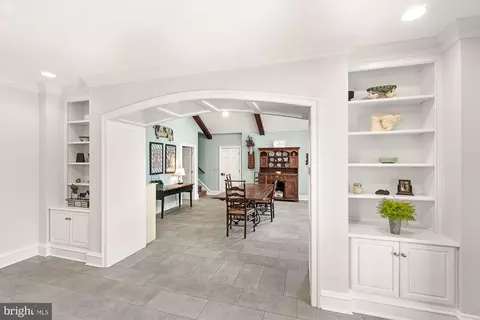 Entry Way - 14920 Mount Nebo Rd, Poolesville, MD 20837 photo 4 of 16