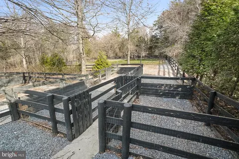 Exterior - 14920 Mount Nebo Rd, Poolesville, MD 20837 photo 15 of 24
