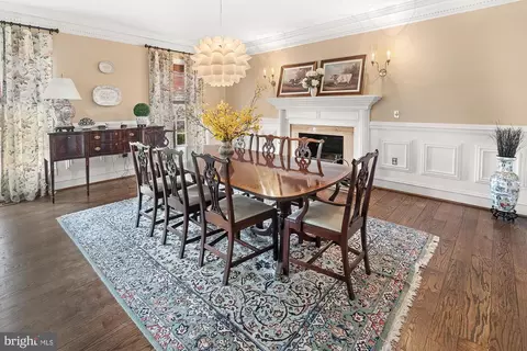 Dining - 14920 Mount Nebo Rd, Poolesville, MD 20837 photo 2 of 4