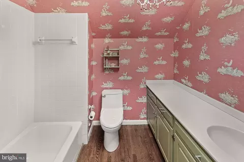 Bath - 14920 Mount Nebo Rd, Poolesville, MD 20837 photo 7 of 9