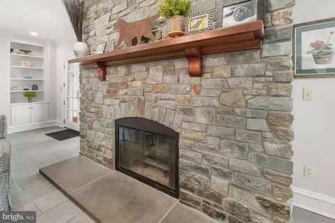 Entry Way - 14920 Mount Nebo Rd, Poolesville, MD 20837 photo 5 of 16