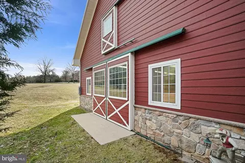 Exterior - 14920 Mount Nebo Rd, Poolesville, MD 20837 photo 12 of 24