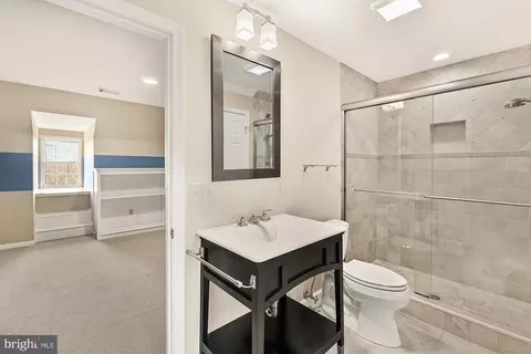 Bath - 14920 Mount Nebo Rd, Poolesville, MD 20837 photo 8 of 9