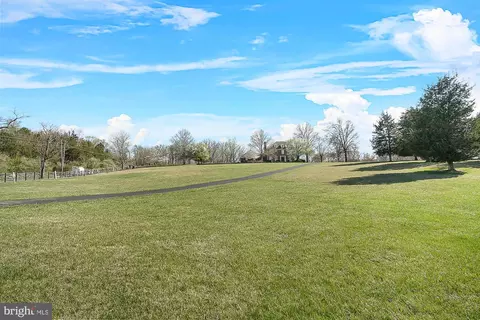Exterior - 14920 Mount Nebo Rd, Poolesville, MD 20837 photo 17 of 24