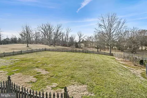 Exterior - 14920 Mount Nebo Rd, Poolesville, MD 20837 photo 19 of 24