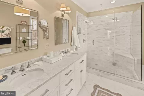 Bath - 14920 Mount Nebo Rd, Poolesville, MD 20837 photo 3 of 9