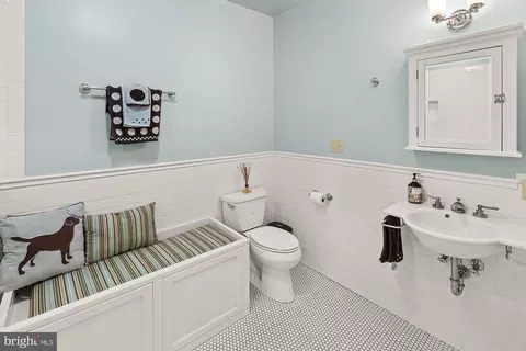 Bath - 14920 Mount Nebo Rd, Poolesville, MD 20837 photo 1 of 9