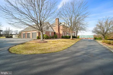 Exterior - 14920 Mount Nebo Rd, Poolesville, MD 20837 photo 5 of 24