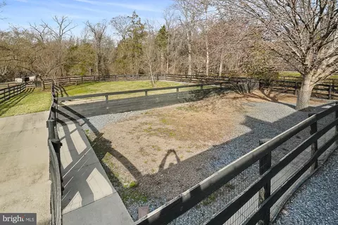 Exterior - 14920 Mount Nebo Rd, Poolesville, MD 20837 photo 13 of 24