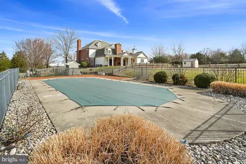 Exterior - 14920 Mount Nebo Rd, Poolesville, MD 20837 photo 10 of 24