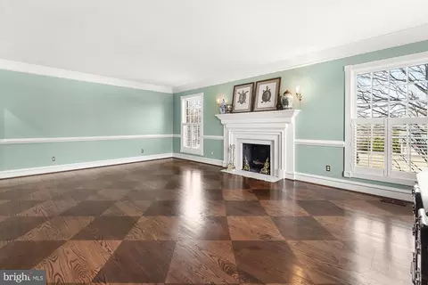 Living - 14920 Mount Nebo Rd, Poolesville, MD 20837 photo 2 of 3