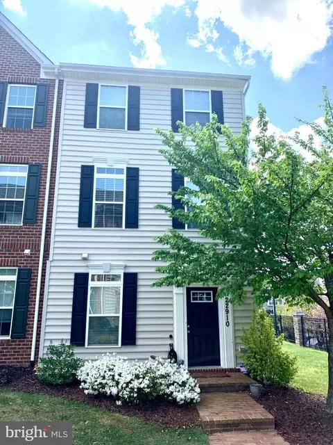 22910 Arora Hills Dr, Clarksburg, MD 20871