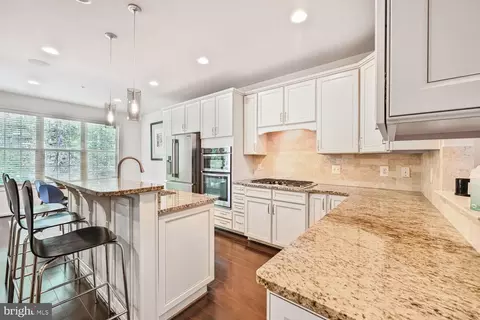 Kitchen - 1547 Rabbit Hollow Pl, Silver Spring, MD 20906 photo 2 of 4