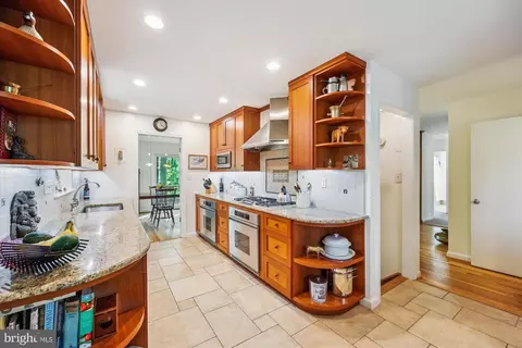 Kitchen - 10606 Mantz Rd, Silver Spring, MD 20903 photo 2 of 5