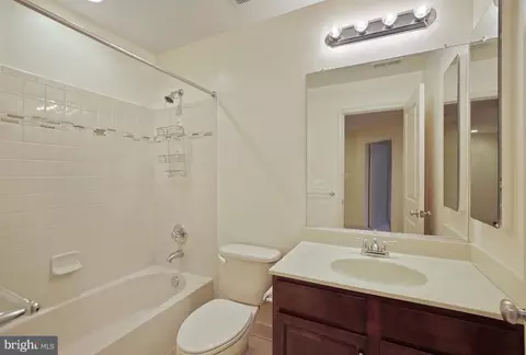 Entry Way - 1539 Rabbit Hollow Pl, Silver Spring, MD 20906 photo 3 of 4