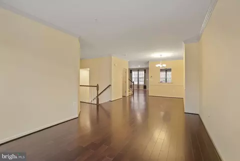 Living - 1539 Rabbit Hollow Pl, Silver Spring, MD 20906 photo 6 of 11