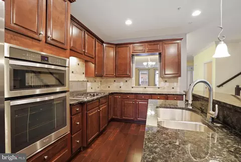 Kitchen - 1539 Rabbit Hollow Pl, Silver Spring, MD 20906 photo 2 of 4