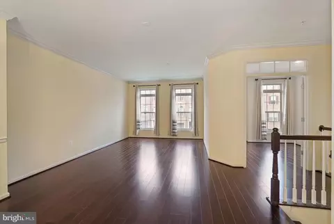 Living - 1539 Rabbit Hollow Pl, Silver Spring, MD 20906 photo 7 of 11