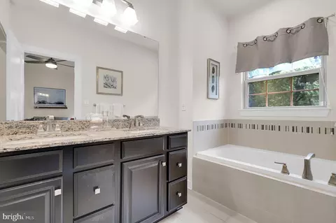 1617 Regent Manor Ct, Silver Spring, MD 20904 photo 18