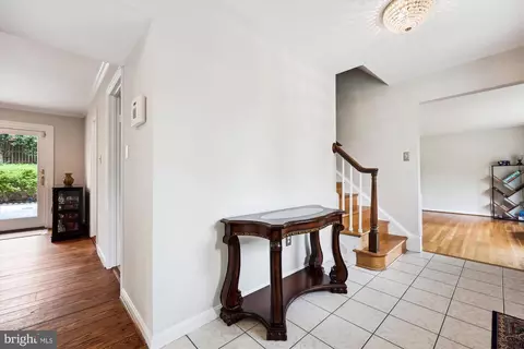 Entry Way - 3 Harrowgate Ct, Potomac, MD 20854 photo 2 of 2