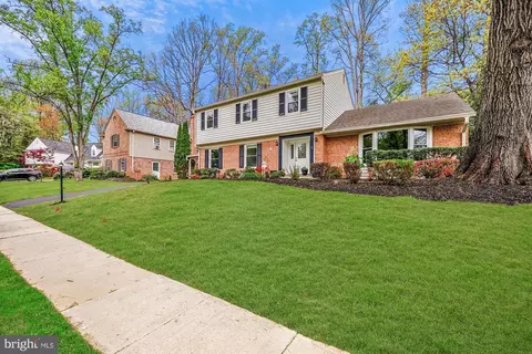 Exterior - 3 Harrowgate Ct, Potomac, MD 20854 photo 6 of 20